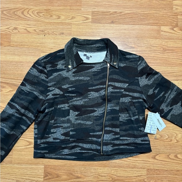 Lularoe Presley cropped jacket size L NWT - Picture 1 of 5